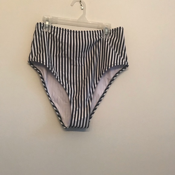 *SOLD BRAND NWT! Large Cupshe Bathing Suit - Picture 4 of 5